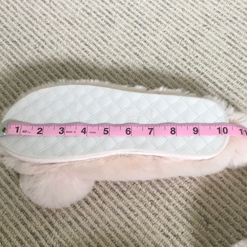 Super soft Anthropologie bunny slippers 7 new! - Picture 6 of 6